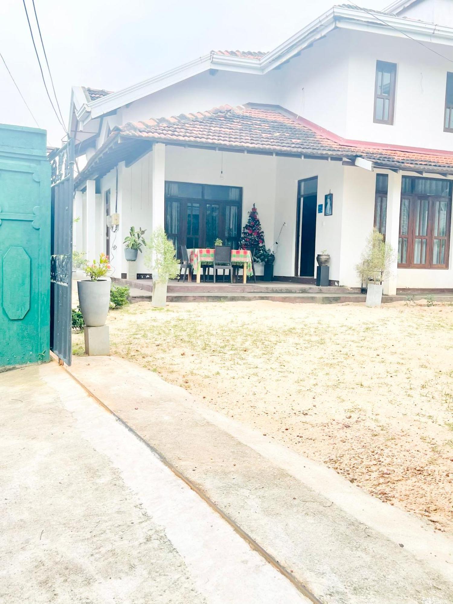 Sebastian Family Villa Negombo Exterior photo