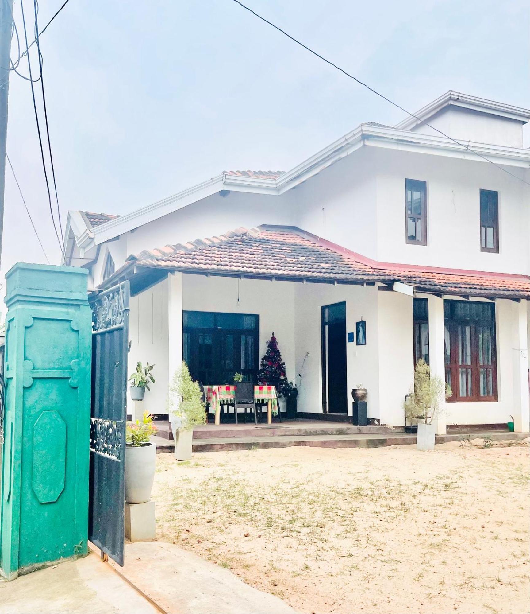 Sebastian Family Villa Negombo Exterior photo